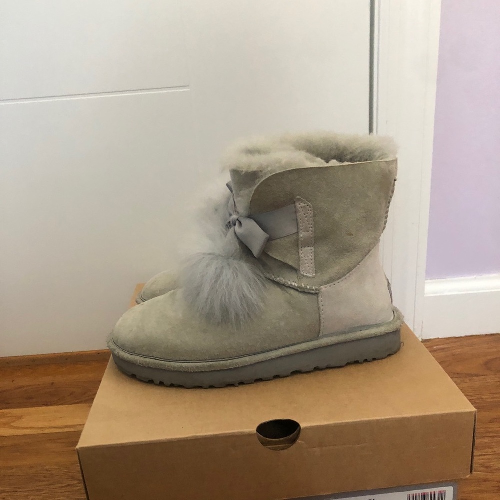 Uggs - Picture 2 of 4